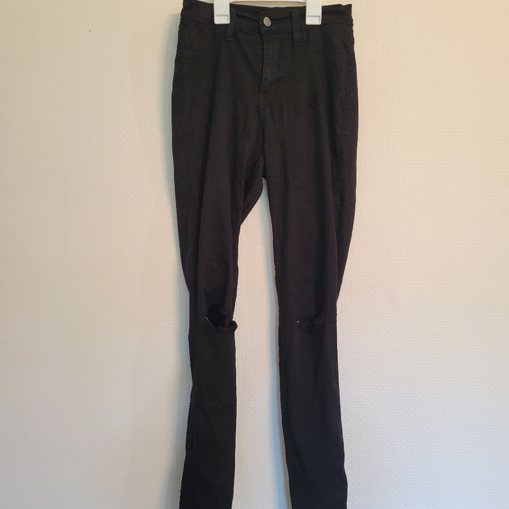 Black distressed jeans